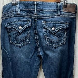 Silver Jeans Co. McKenzie woman’s 32/32 Detailed Flap/Button pockets Bootcut